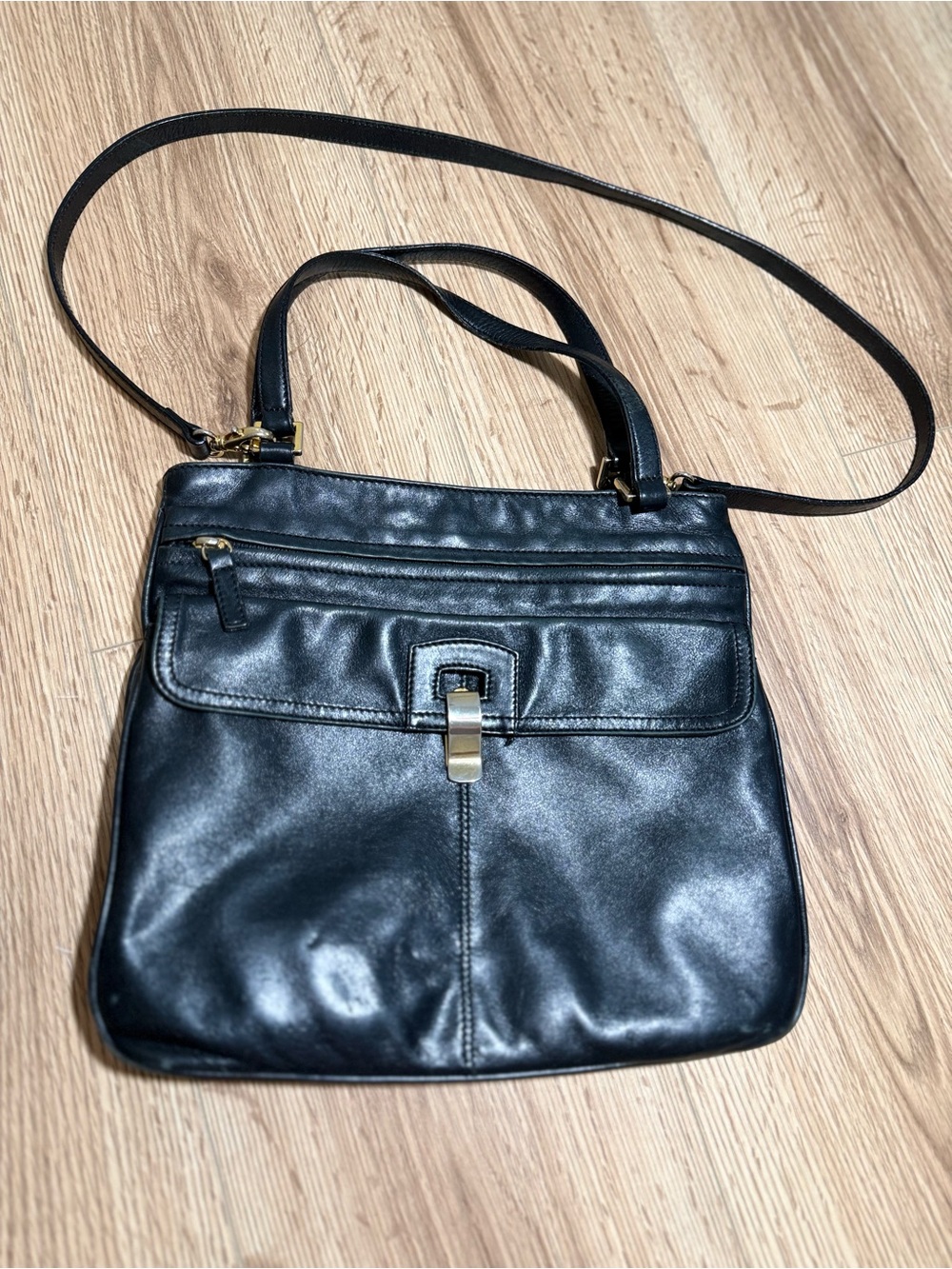 Coccinelle Black Leather Shoulder Crossbody Bag Made in Italy Gold Hardware